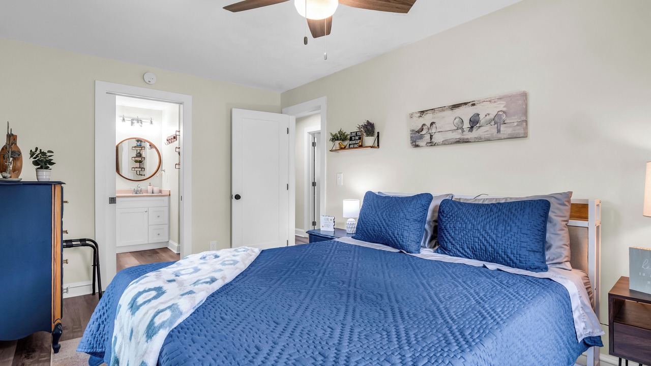 Photo of Bedroom in Hendersonville