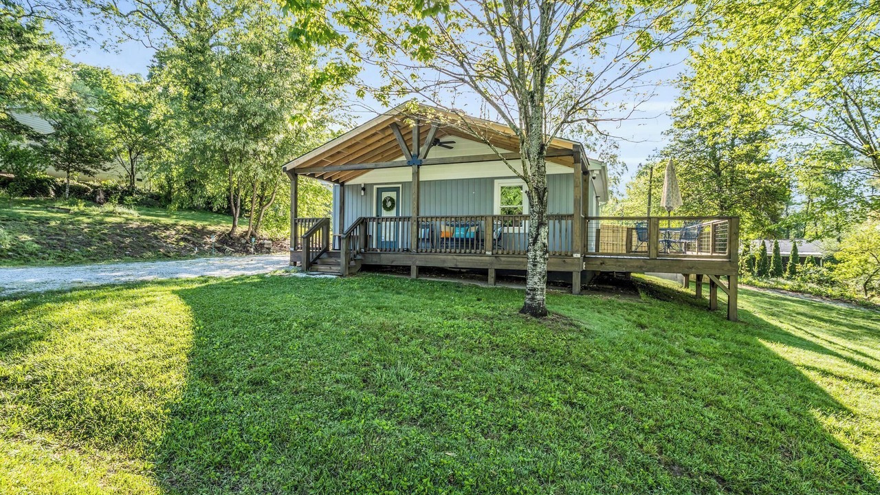 Photo of Outdoor in Hendersonville