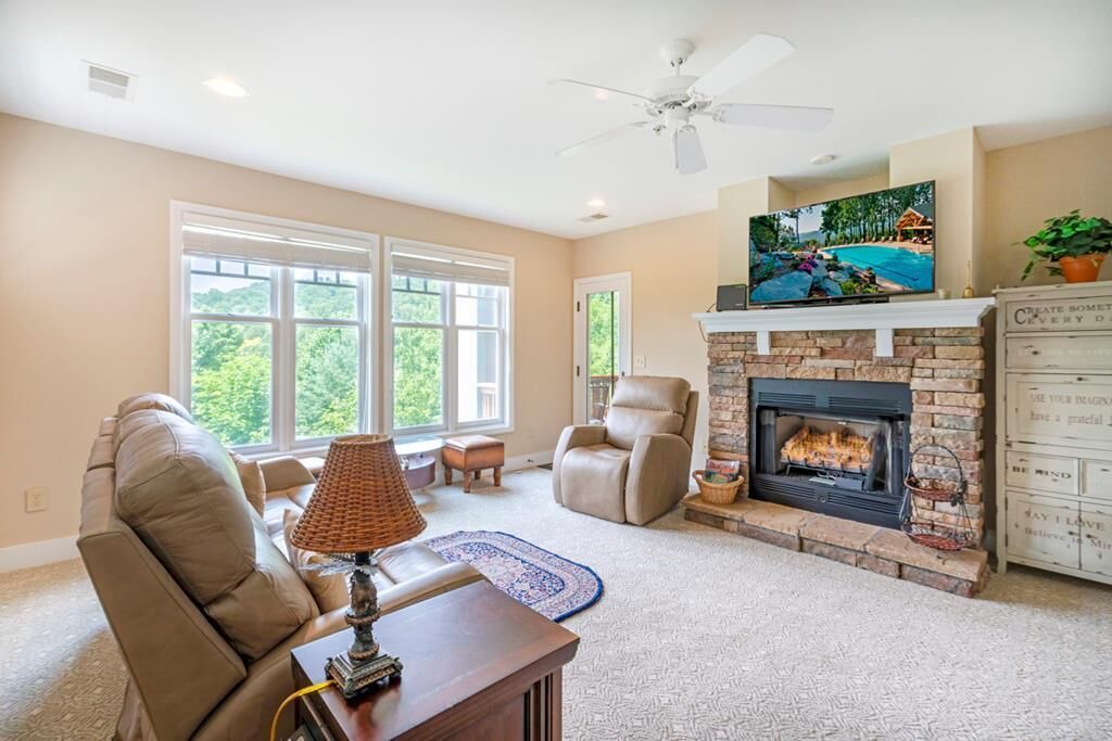 Photo of Livingroom in Foscoe