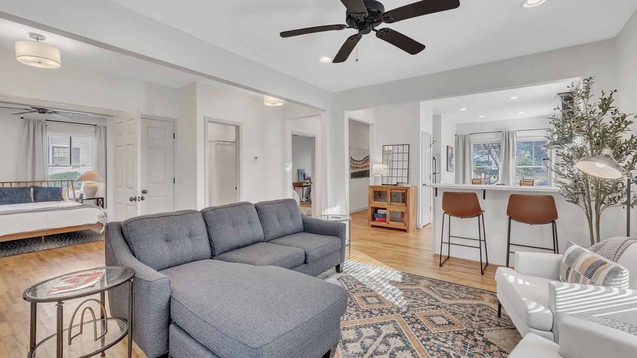 Photo of Livingroom in Southwest Raleigh