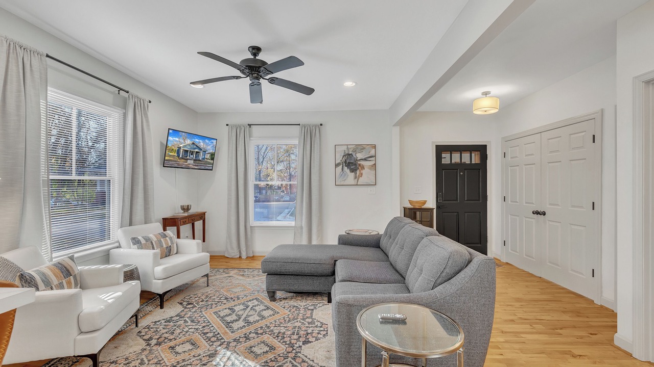 Photo of Livingroom in Southwest Raleigh