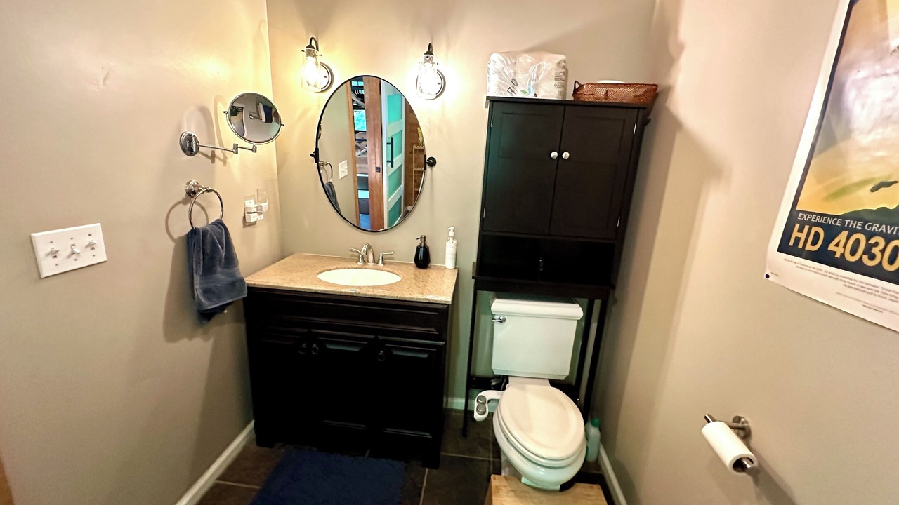 Photo of Bathroom in Old Fort