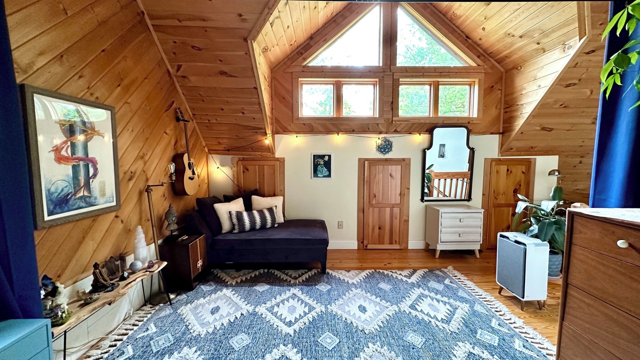 Photo of Livingroom in Old Fort