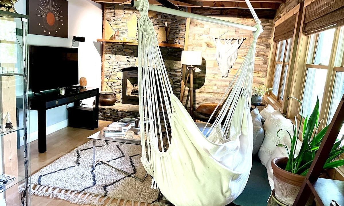 Photo of Livingroom in Old Fort