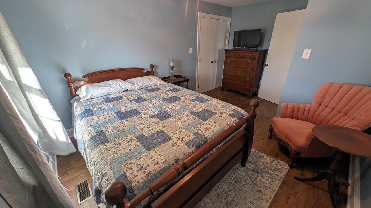 Photo of Bedroom in Edenton