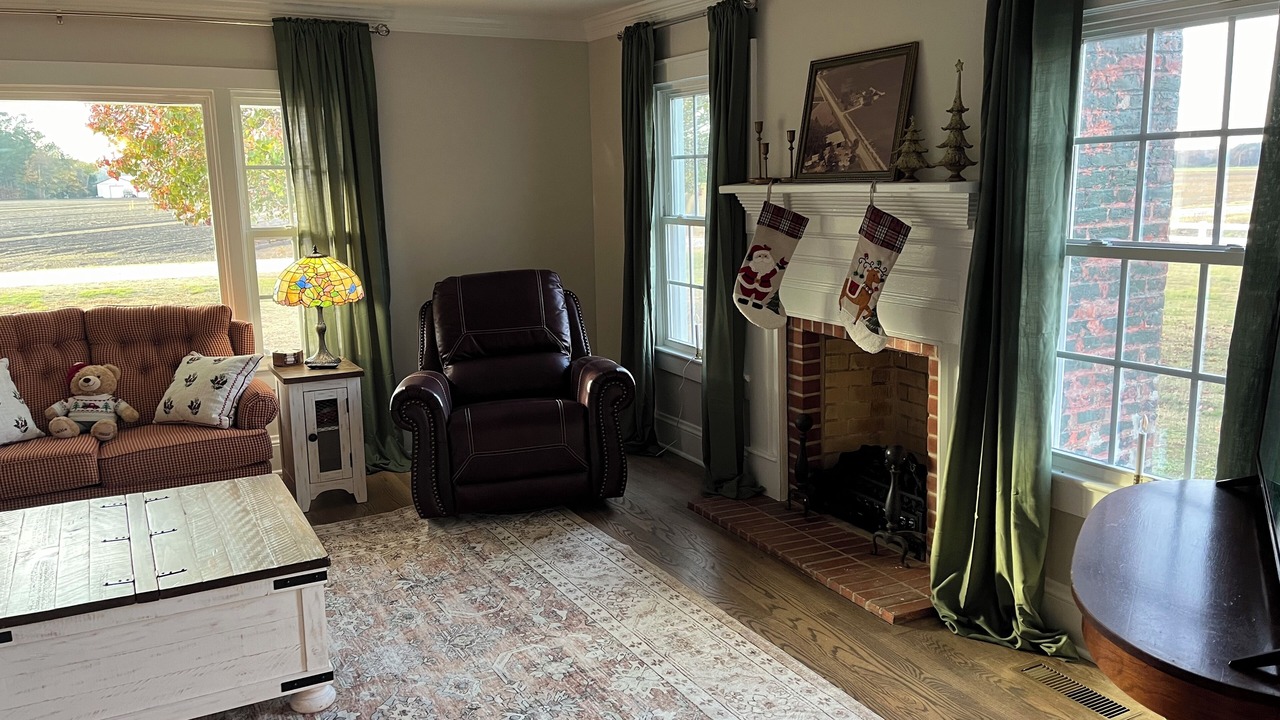 Photo of Livingroom in Edenton