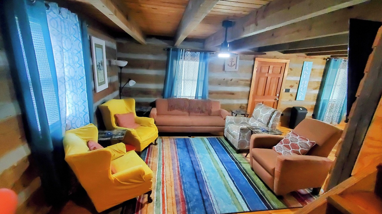 Photo of Livingroom in Elizabethtown