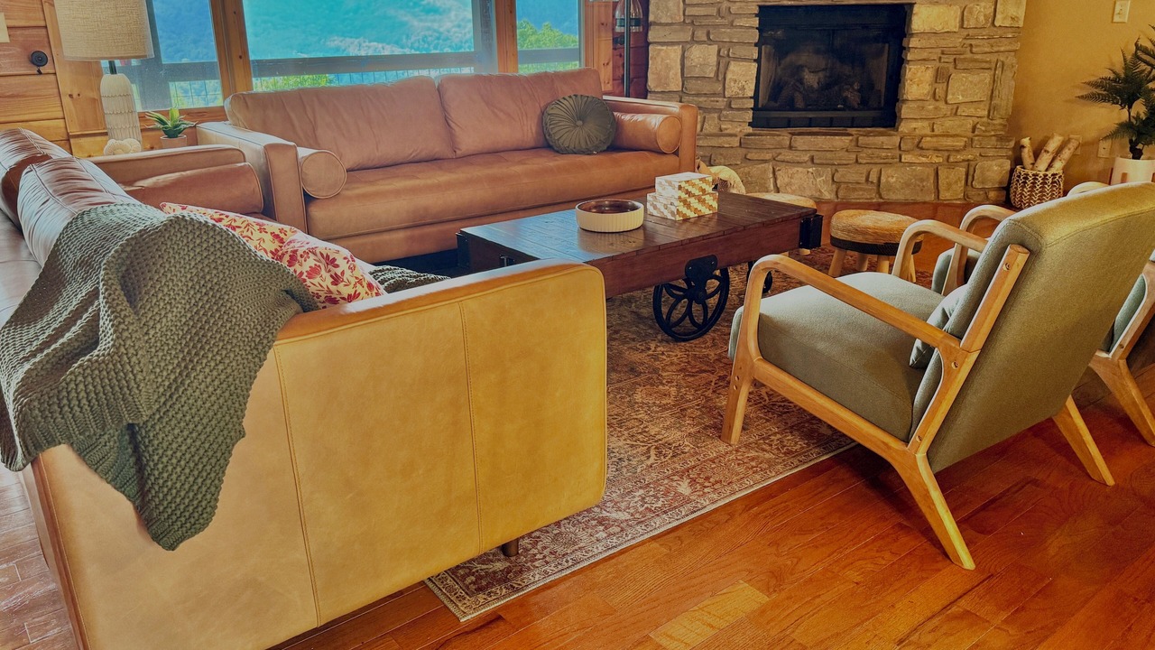 Photo of Livingroom in Cranberry Falls