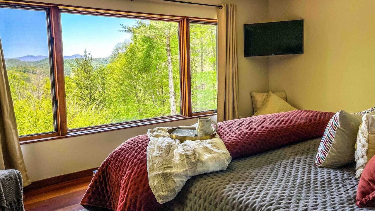 Photo of Bedroom in Bakersville