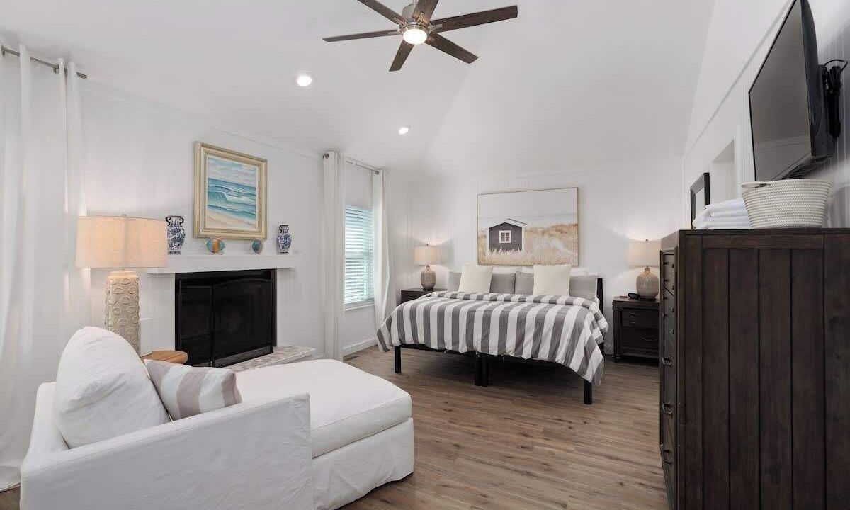 Photo of Bedroom in Southern Shores