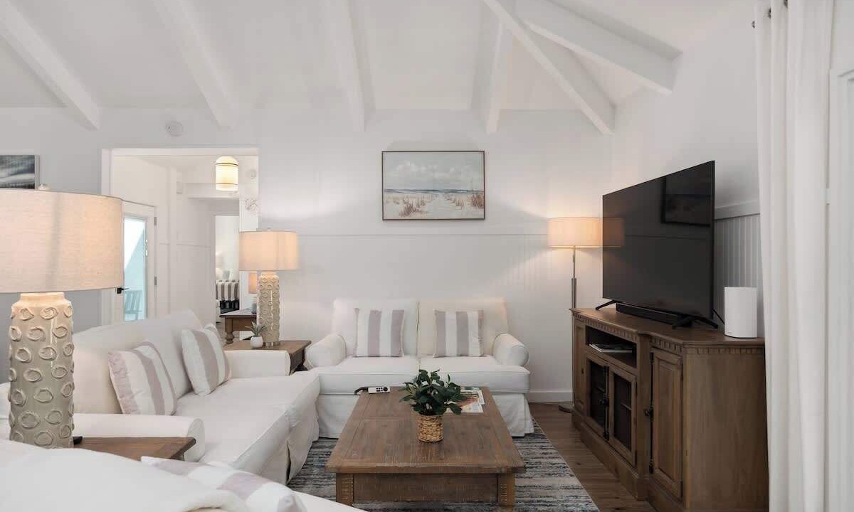 Photo of Livingroom in Southern Shores