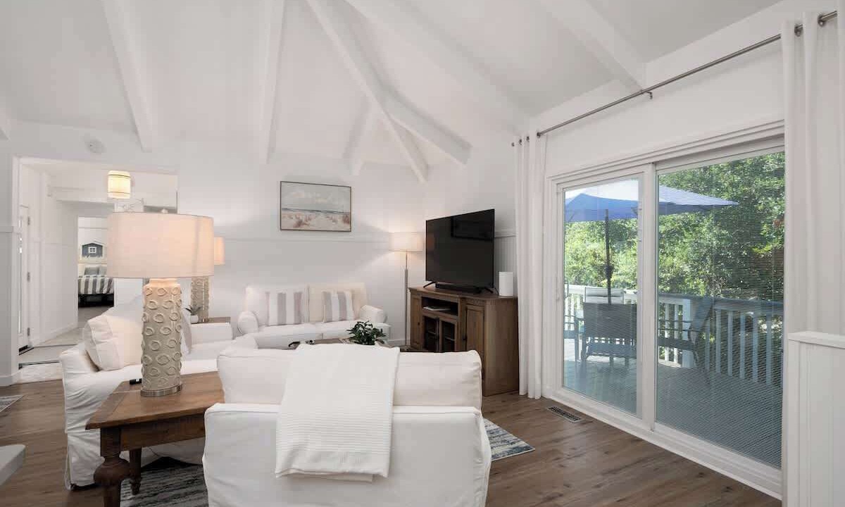 Photo of Livingroom in Southern Shores
