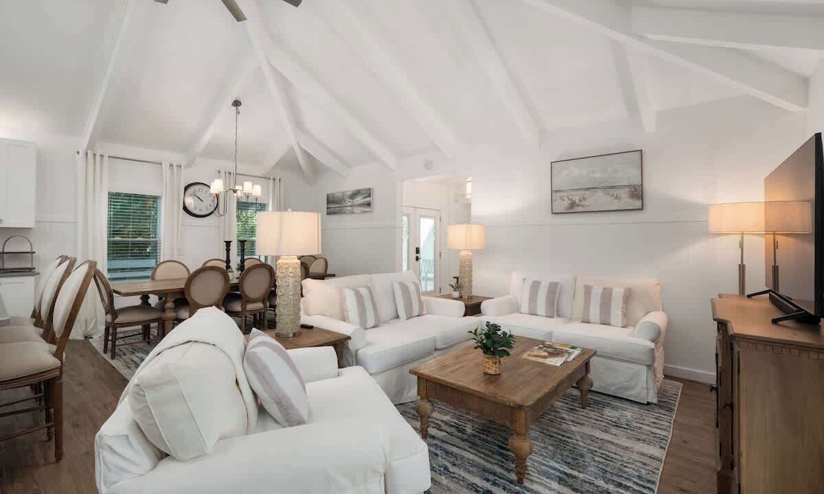 Photo of Livingroom in Southern Shores