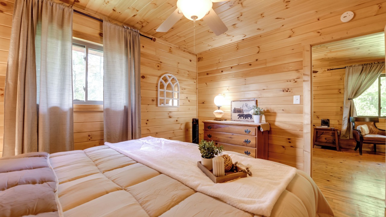 Photo of Bedroom in Bryson City