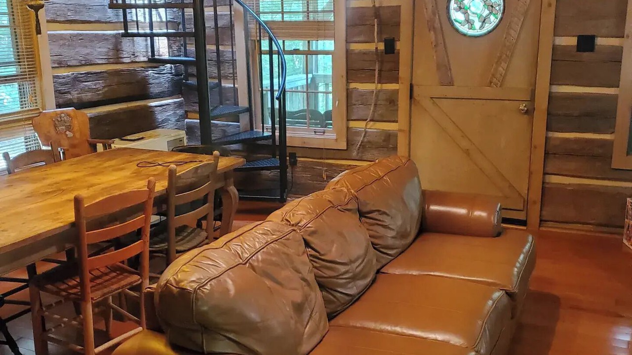 Photo of Livingroom in Canton
