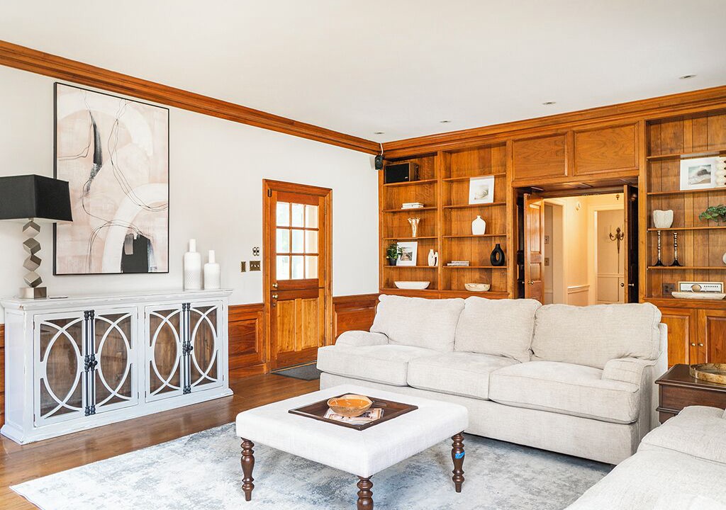Photo of Livingroom in Burlington