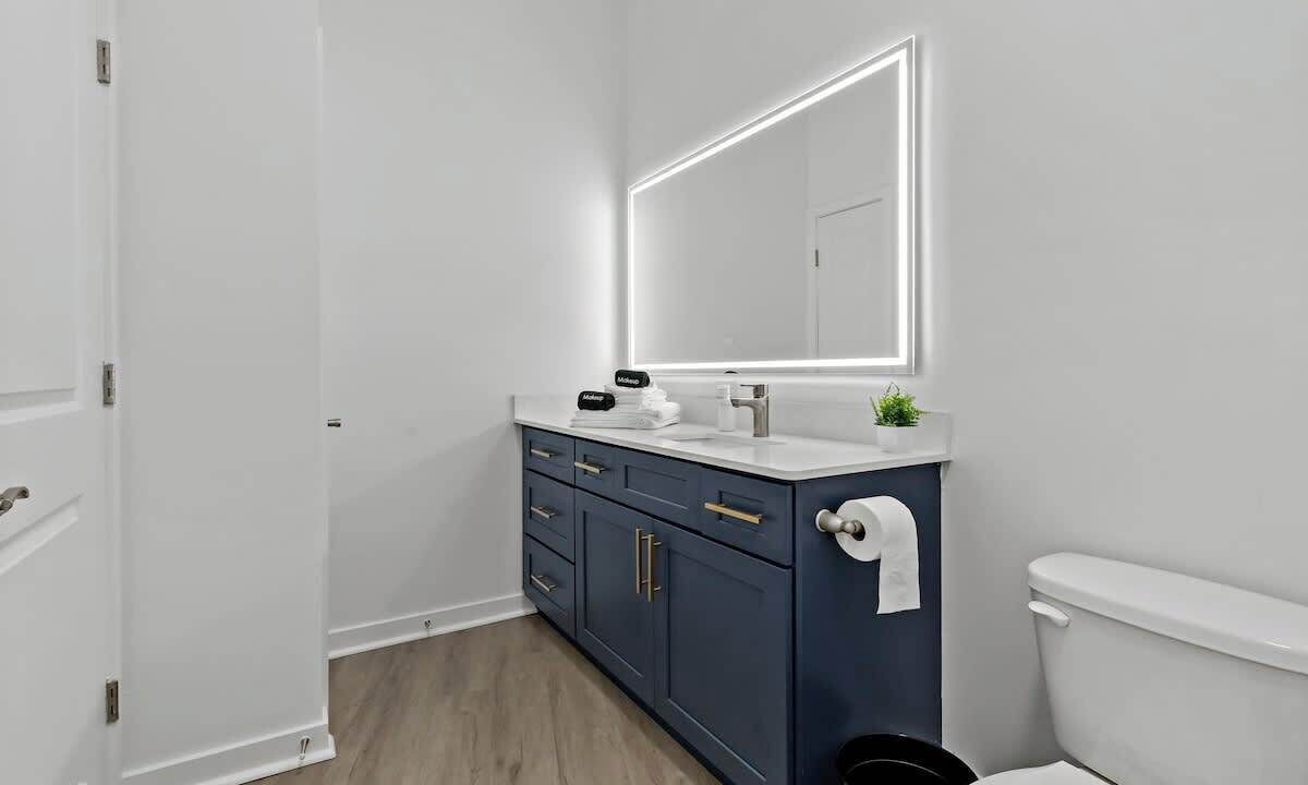 Photo of Bathroom in Cherry