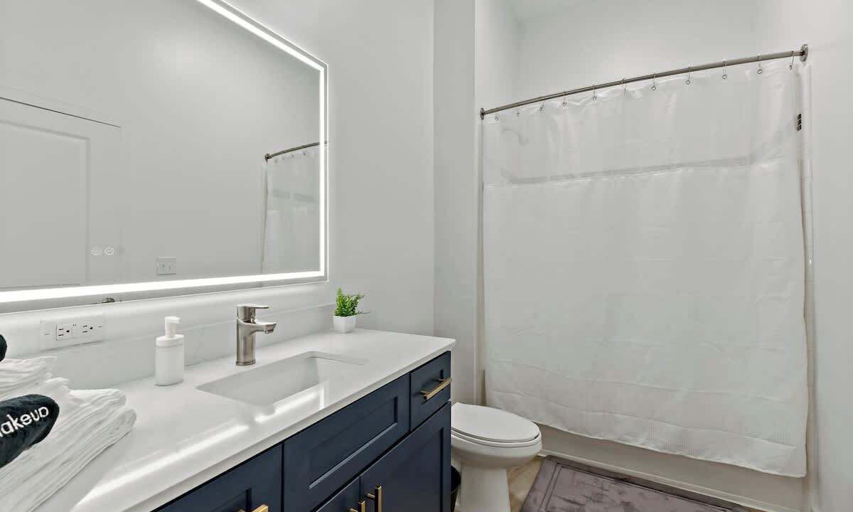 Photo of Bathroom in Cherry