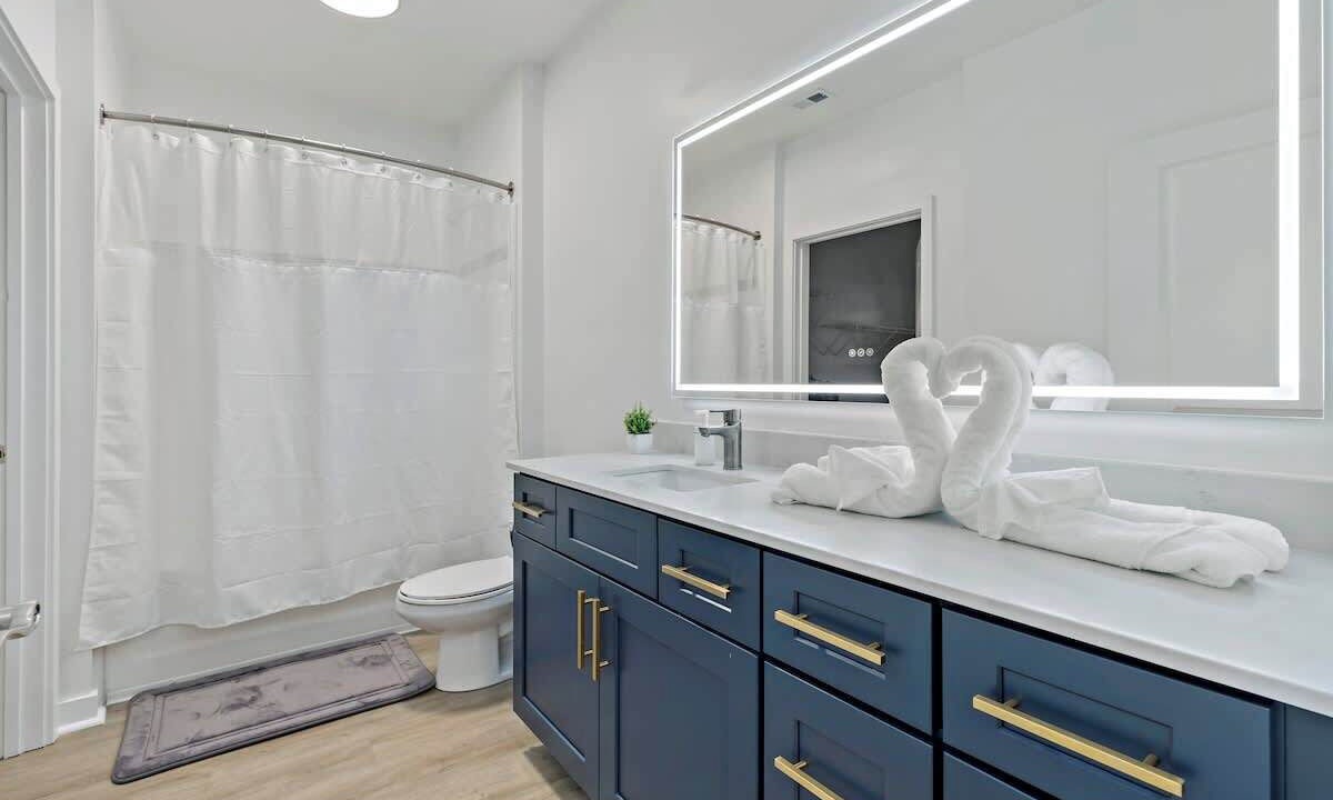 Photo of Bathroom in Cherry