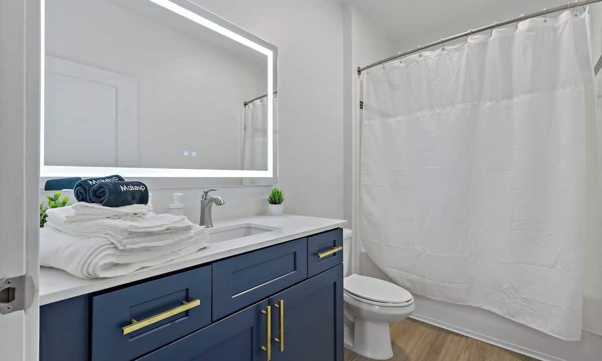 Photo of Bathroom in Cherry