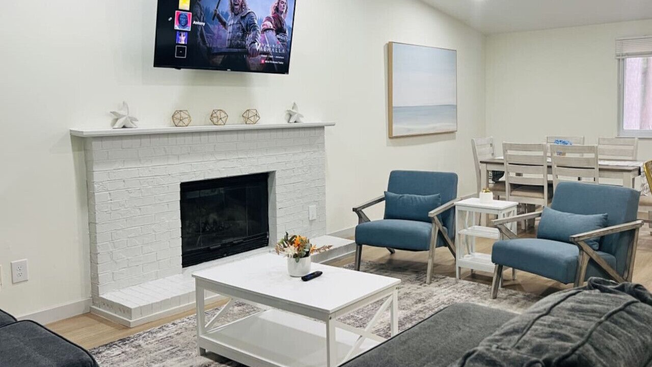 Photo of Livingroom in Northeast Raleigh