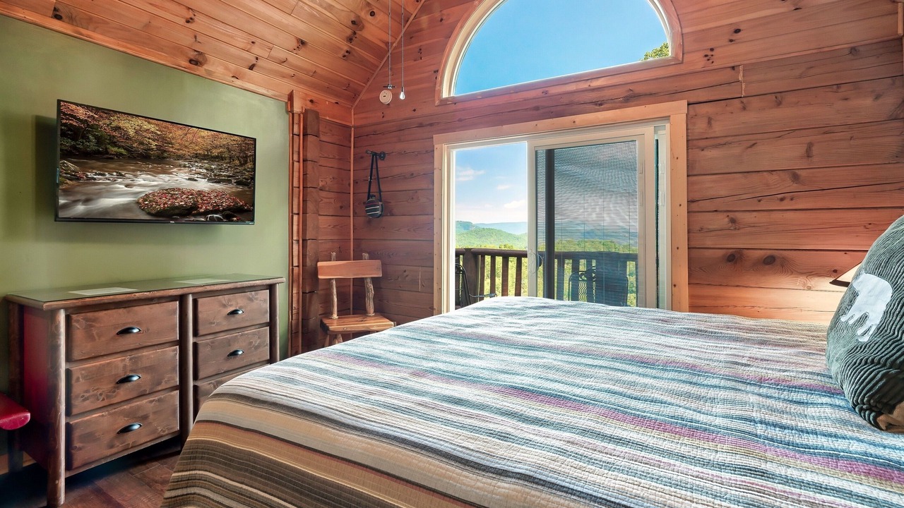 Photo of Bedroom in Wears Valley