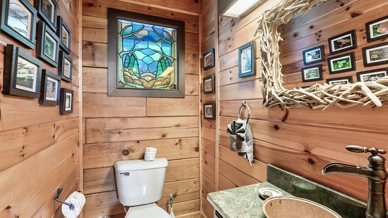 Photo of Bathroom in Wears Valley