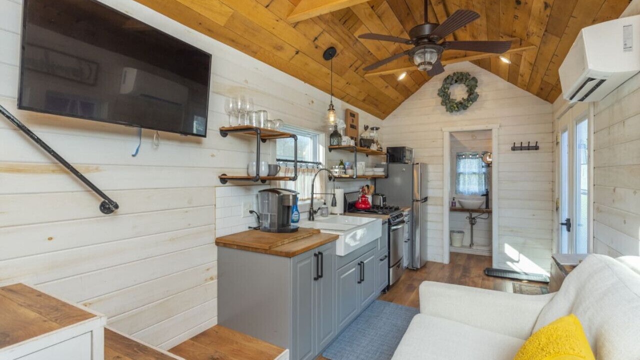 Photo of Livingroom in Mills River