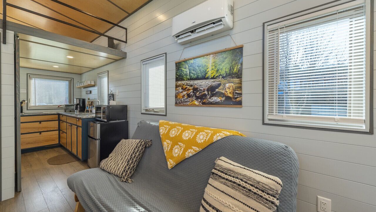 Photo of Livingroom in Mills River
