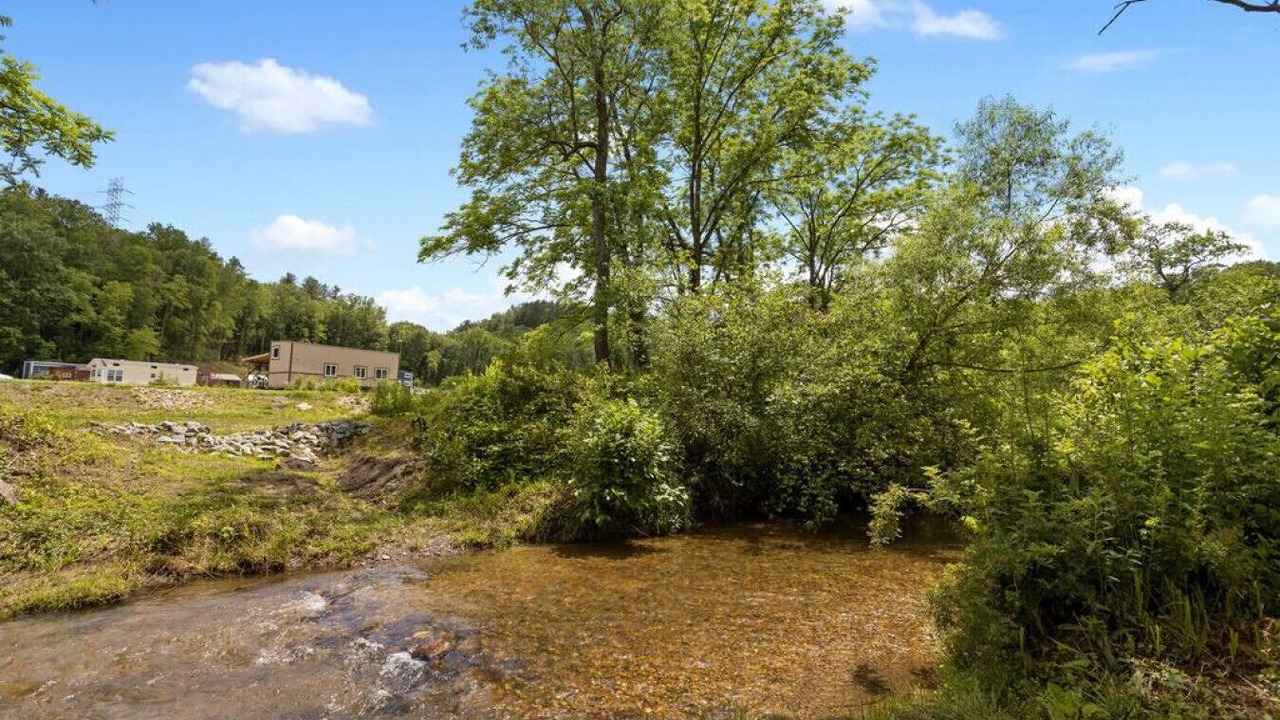 Photo of Outdoor in Mills River
