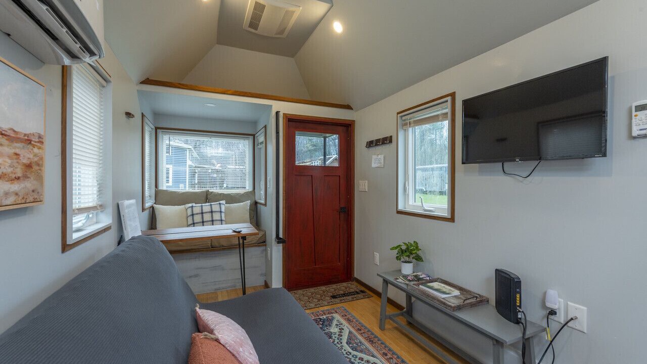 Photo of Livingroom in Mills River