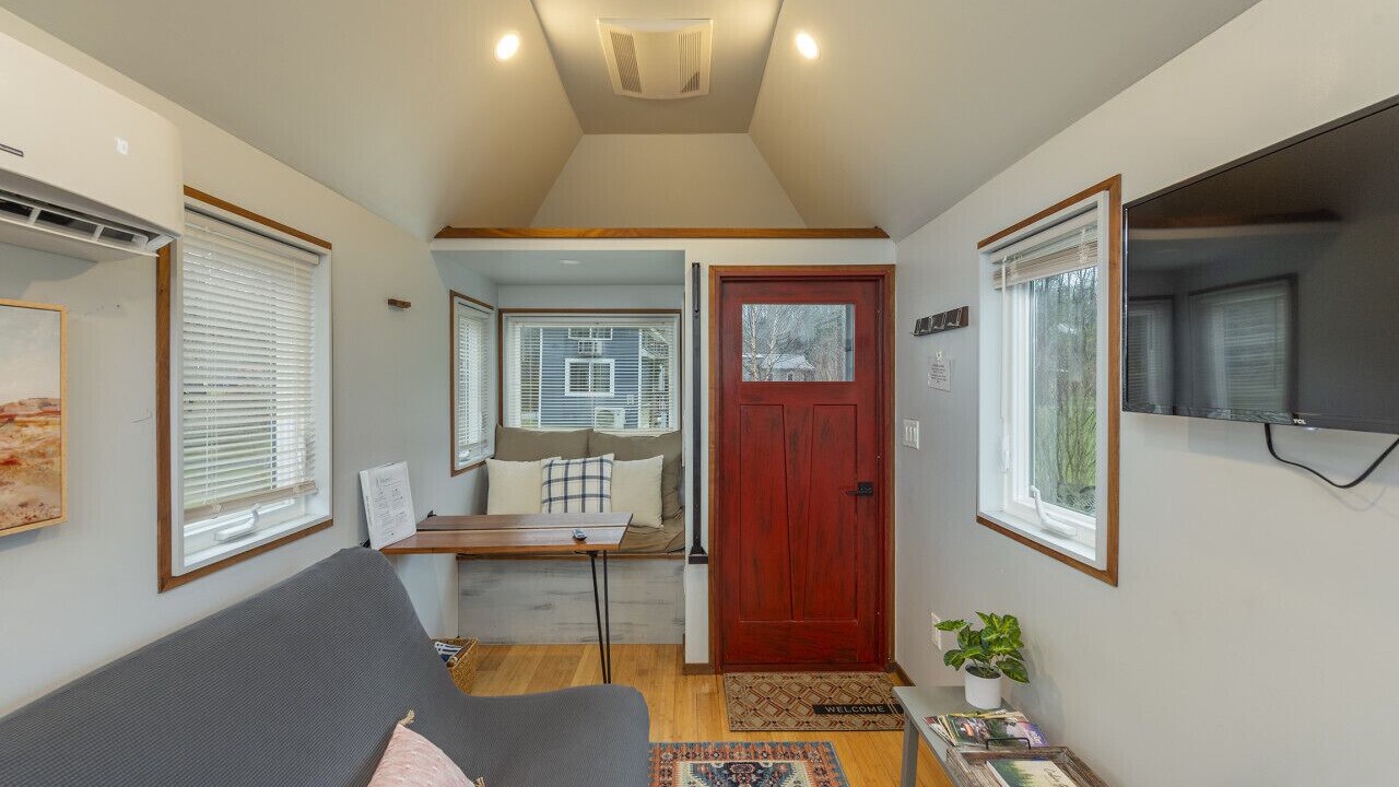 Photo of Livingroom in Mills River