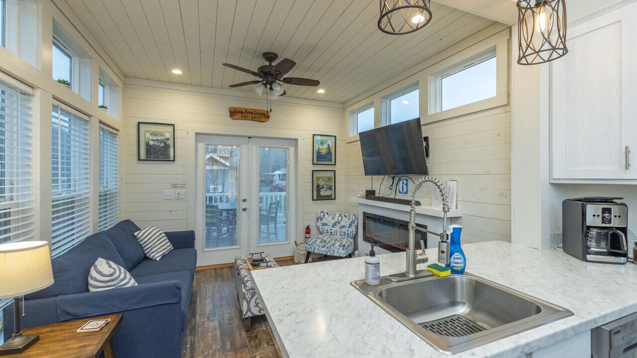 Photo of Livingroom in Mills River