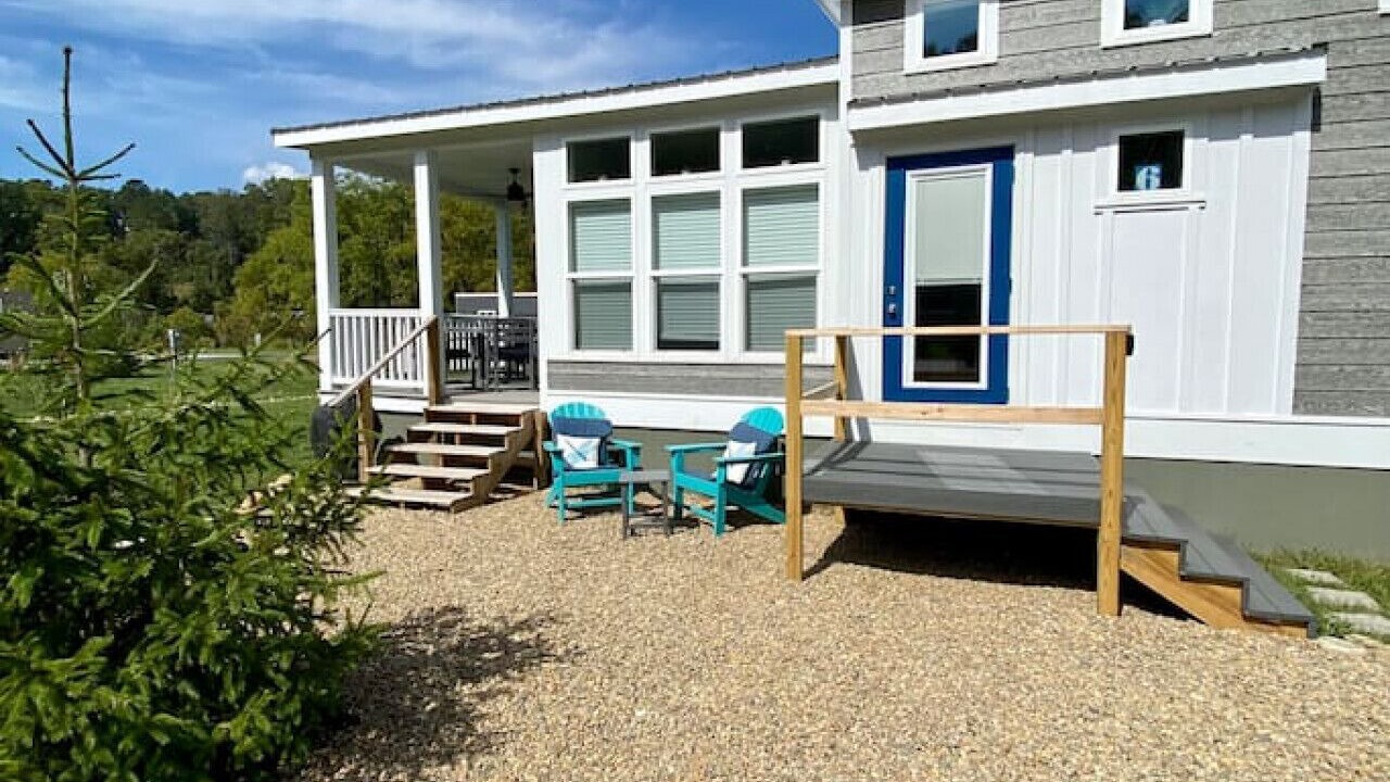 Photo of Outdoor in Mills River