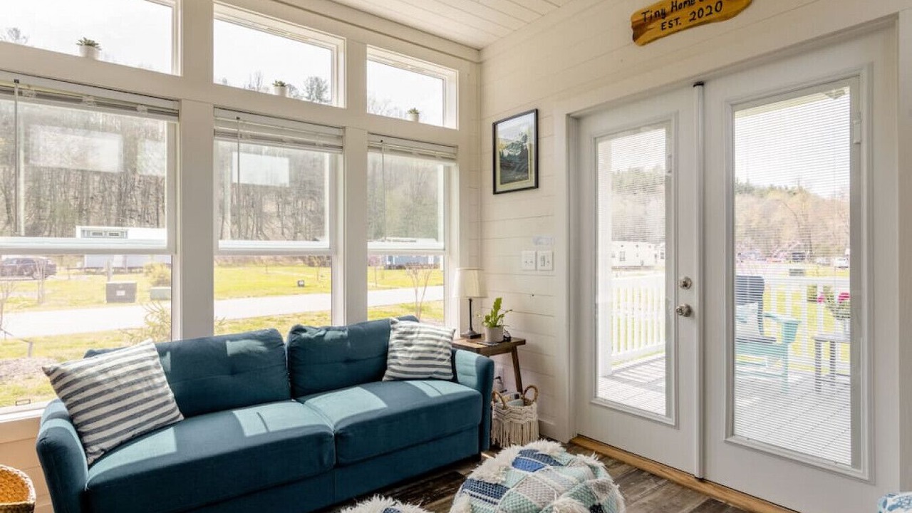 Photo of Livingroom in Mills River