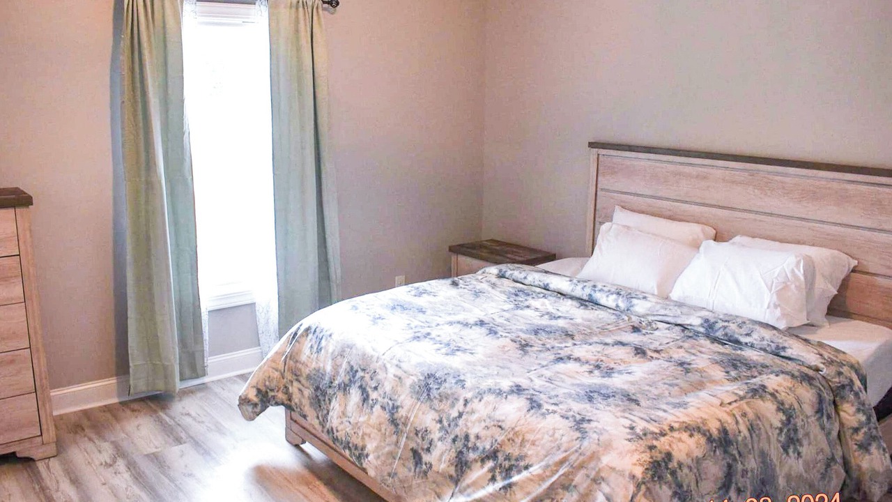 Photo of Bedroom in Ash