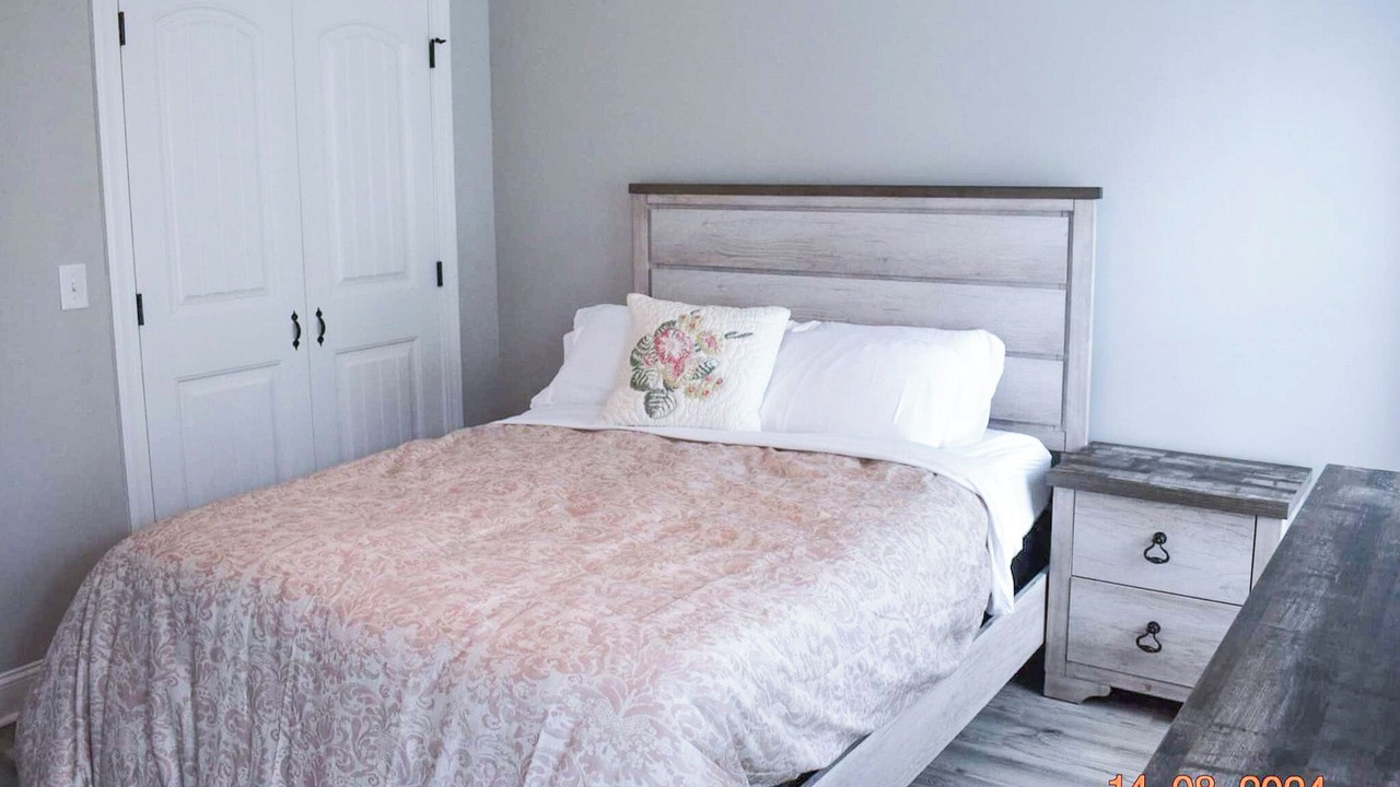 Photo of Bedroom in Ash