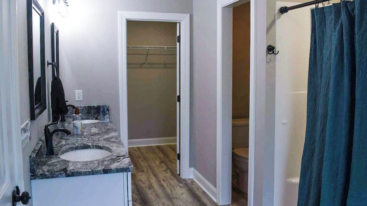 Photo of Bathroom in Ash