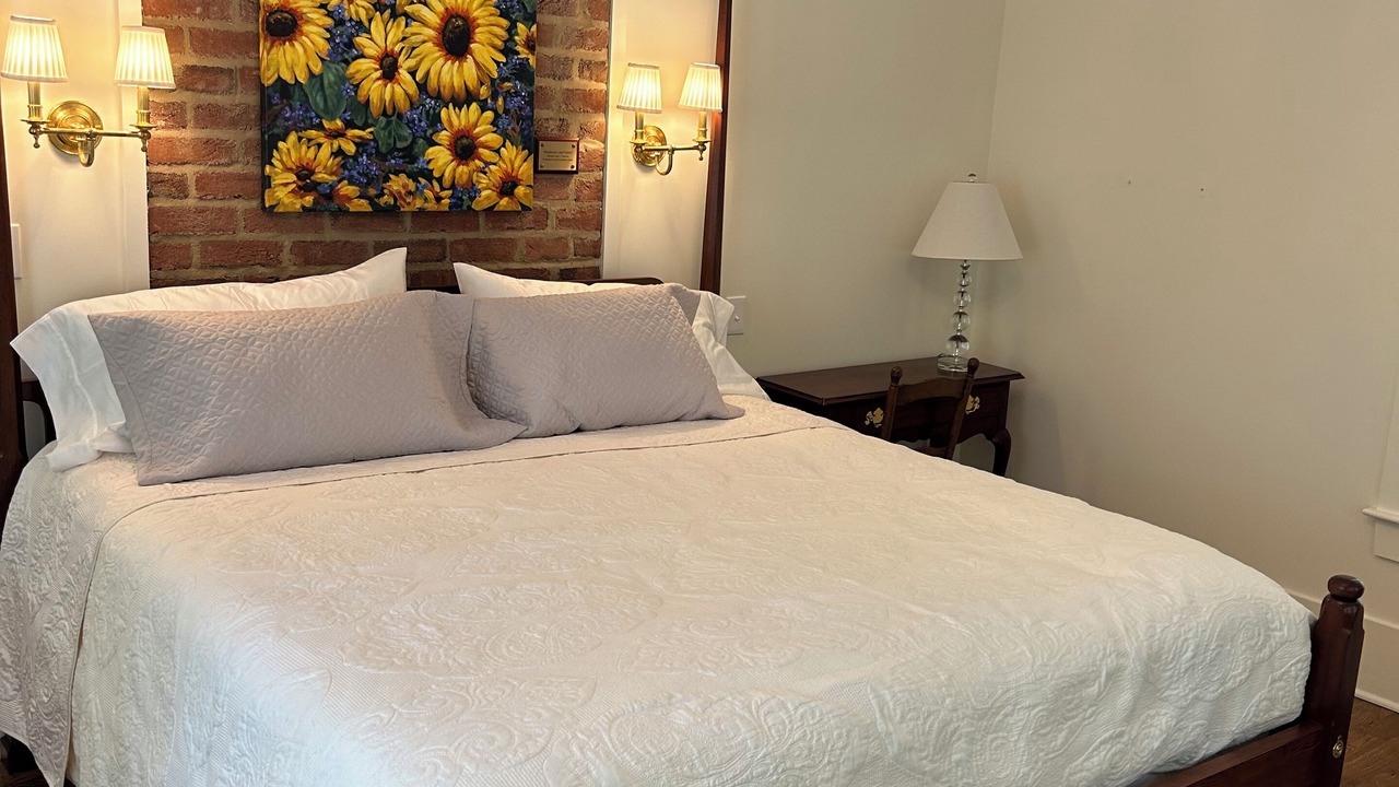 Photo of Bedroom in Lexington - Salisbury