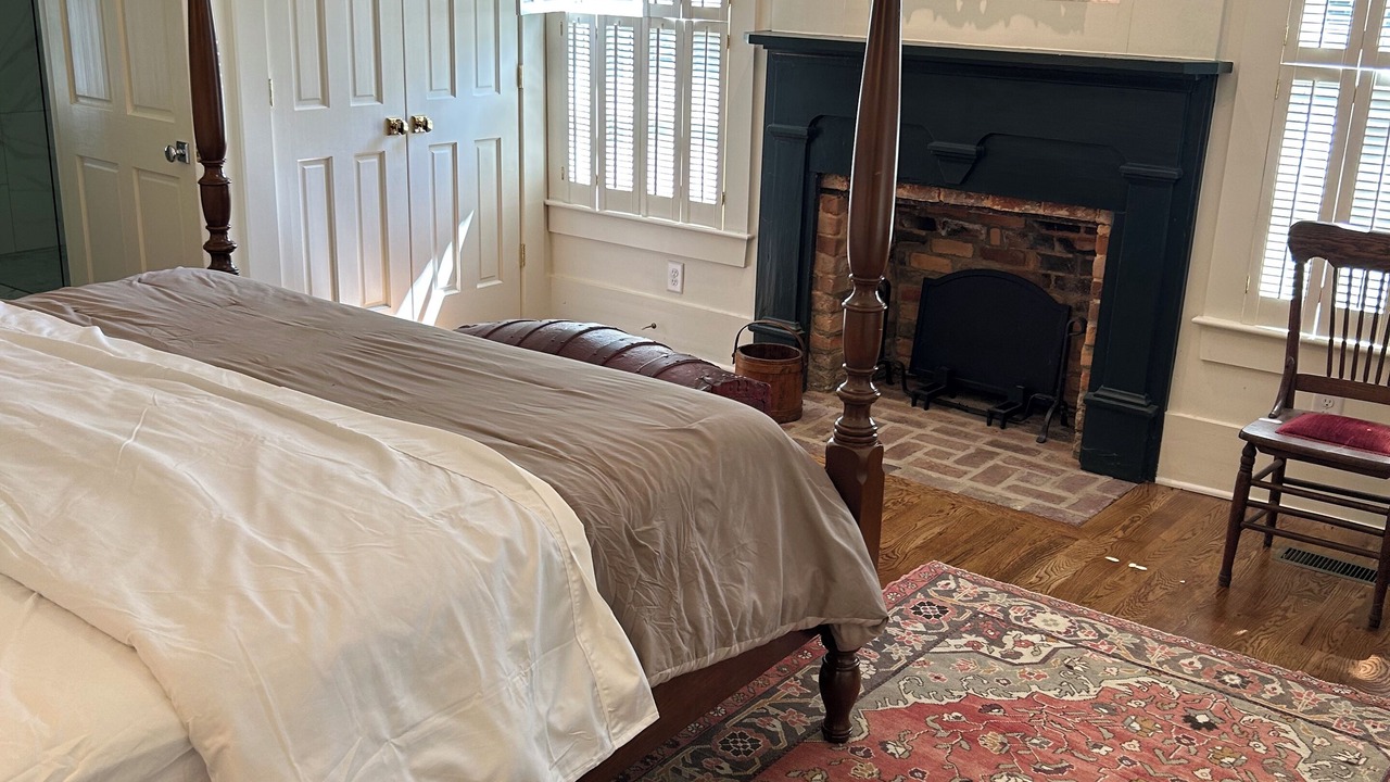 Photo of Bedroom in Lexington - Salisbury