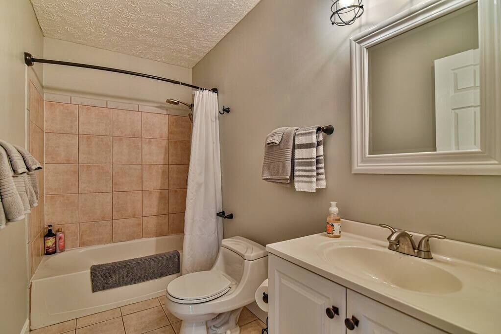 Photo of Bathroom in Oakley