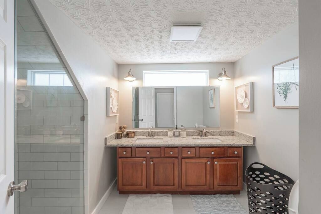 Photo of Bathroom in Oakley