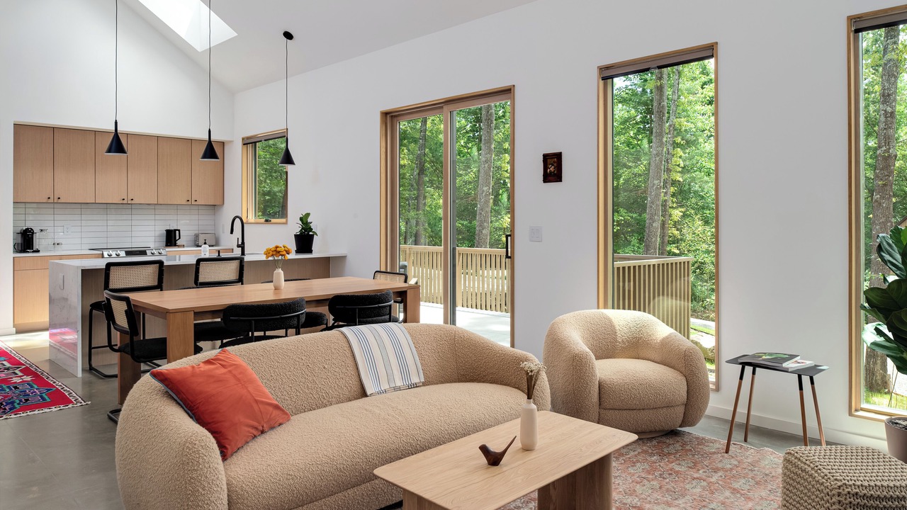 Photo of Livingroom in Weaverville