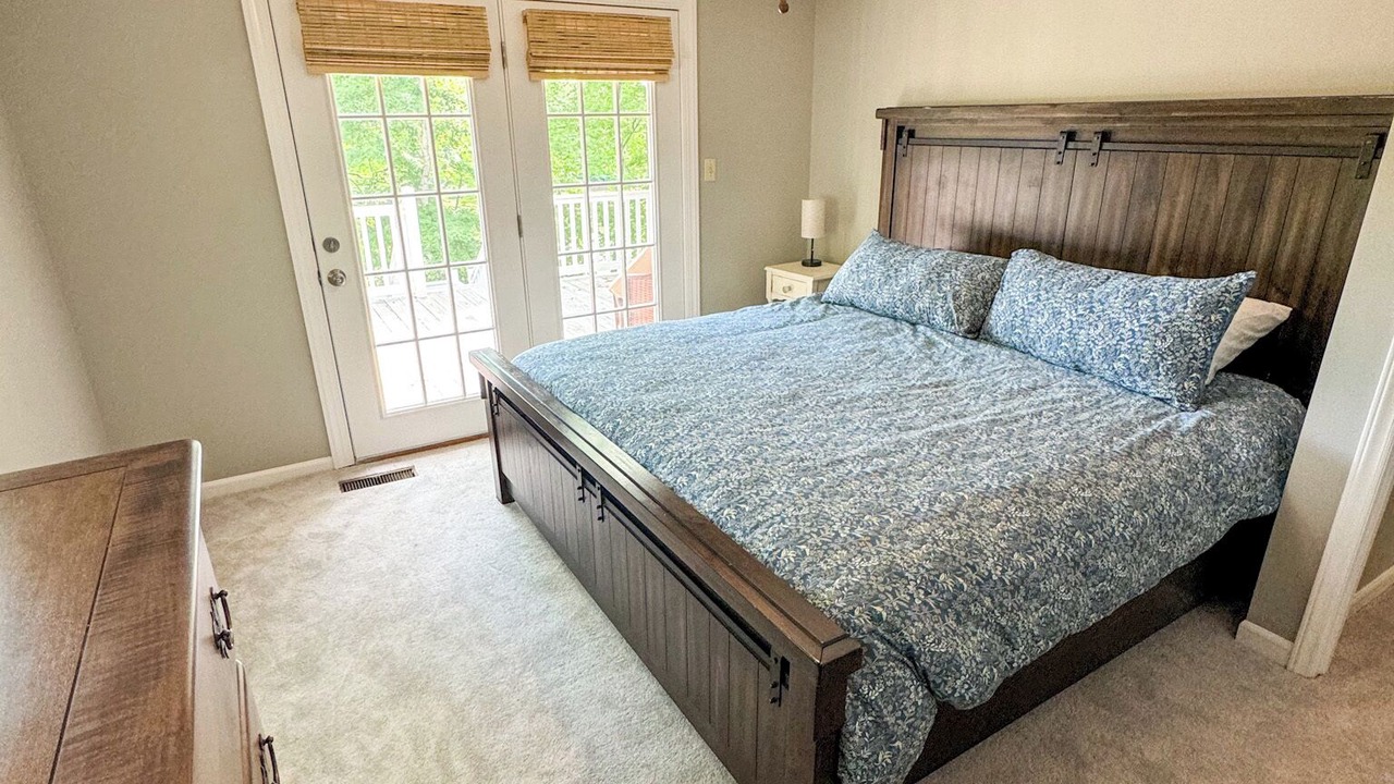 Photo of Bedroom in Leasburg