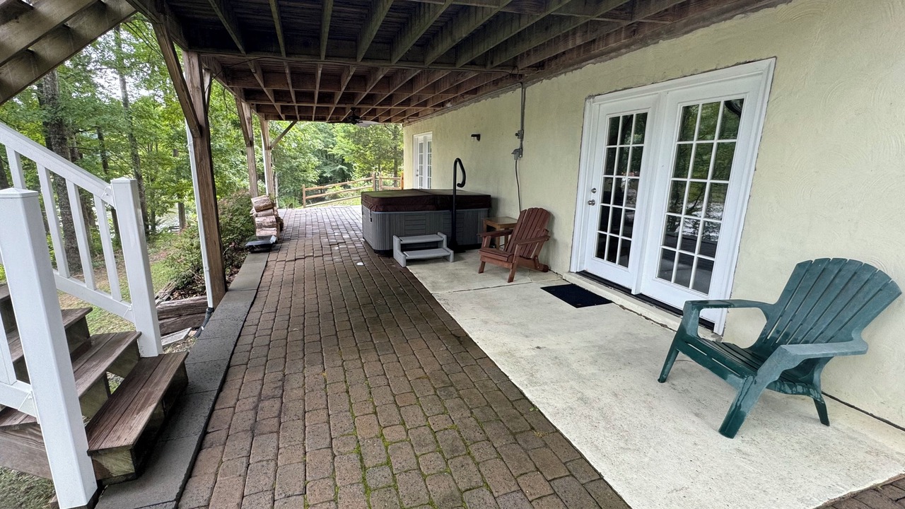 Photo of Patio Balcony in Leasburg