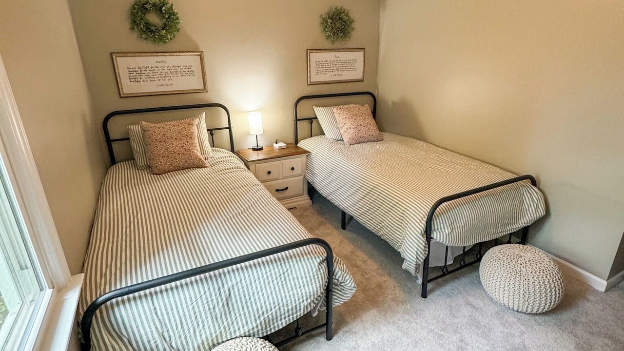 Photo of Bedroom in Leasburg