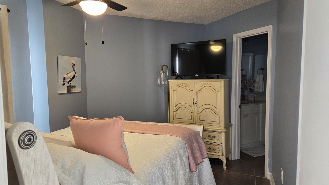 Photo of Bedroom in McCutcheon Field