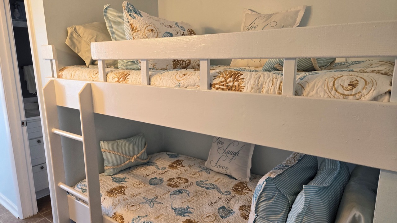 Photo of Bedroom in McCutcheon Field
