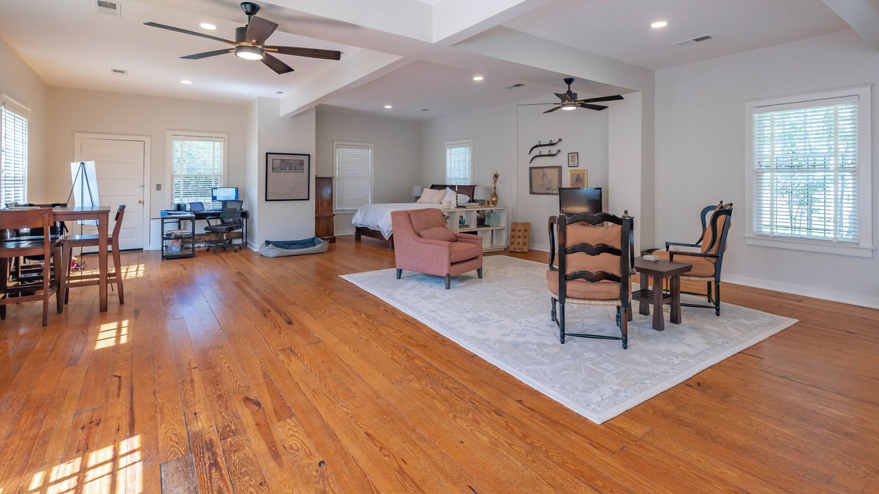 Photo of Bedroom in Wesley Heights