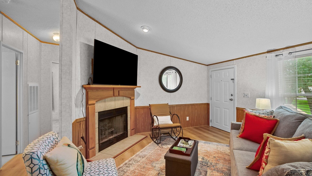 Photo of Livingroom in Roper